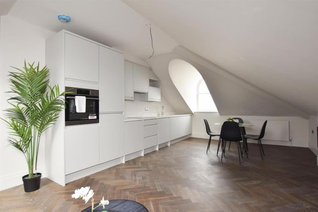 Vive Sea View Getaway Appartamento Hastings Esterno foto