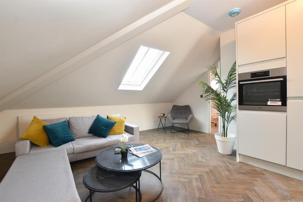 Vive Sea View Getaway Appartamento Hastings Esterno foto